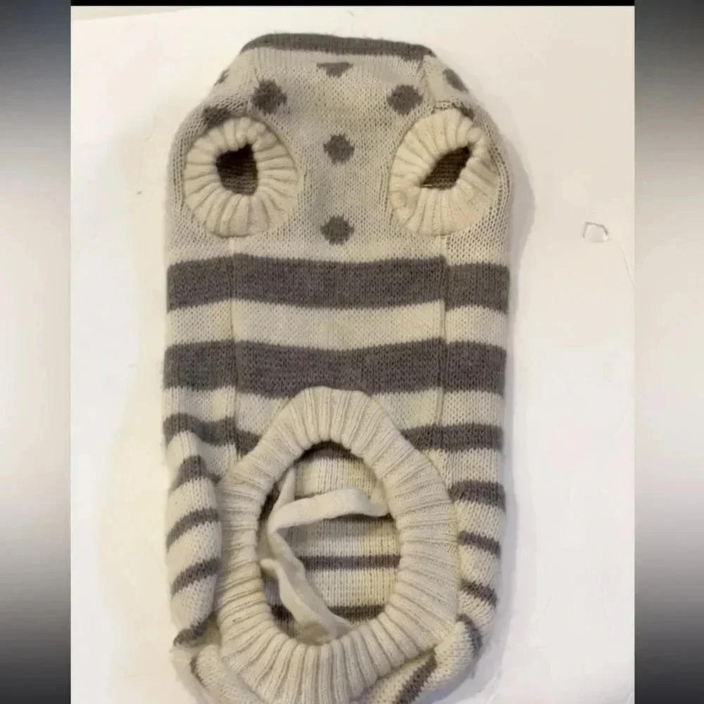 NEW CROCI KNIT GREY AND WHITE STRIPED DOG SWEATER SIZE SMALL